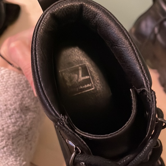 Leather ankle boots with small heel - Picture 7 of 7